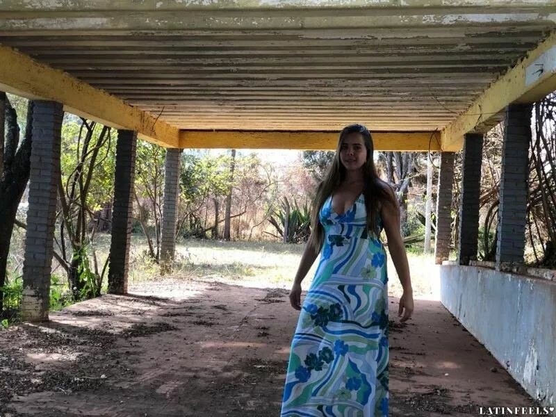 Laura, 21