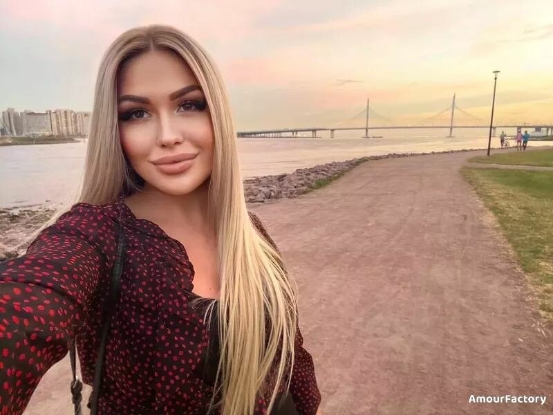 Nika, 26